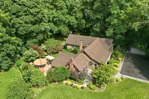 2064 N Country Rd, Wading River, NY 11792 - Photo 5