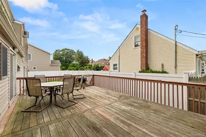 947 N Park Avenue, Massapequa, NY 11758 - Photo 17