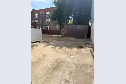 35-02 Bradley Avenue, Long Island City, NY 11101 - Photo 3