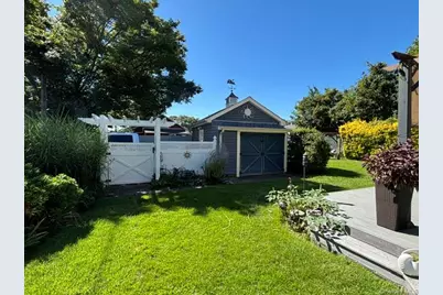 197 S 7th Street, Lindenhurst, NY 11757 - Photo 25