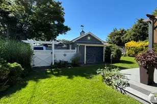 197 S 7th St, Lindenhurst, NY 11757 - Photo 25