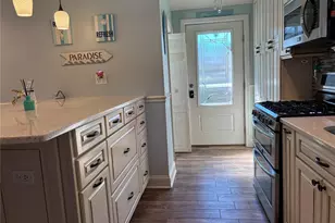 197 S 7th St, Lindenhurst, NY 11757 - Photo 9