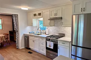 433 Mill Rd, Calverton, NY 11933 - Photo 9