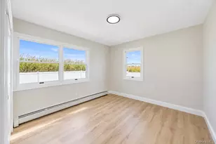 891 S Bay St, Lindenhurst, NY 11757 - Photo 15