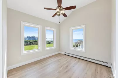 891 S Bay Street, Lindenhurst, NY 11757 - Photo 19