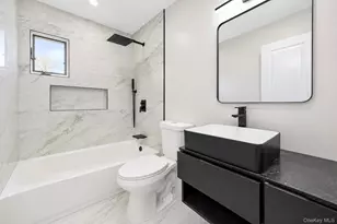 891 S Bay St, Lindenhurst, NY 11757 - Photo 17
