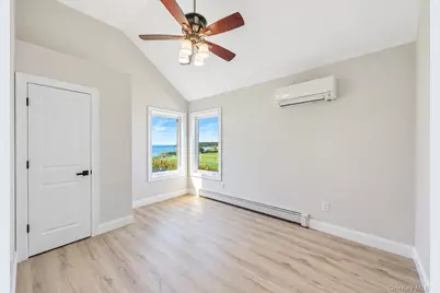 891 S Bay Street, Lindenhurst, NY 11757 - Photo 27