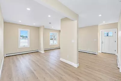 891 S Bay Street, Lindenhurst, NY 11757 - Photo 7