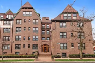 6 Burns St, Forest Hills, NY 11375 - Photo 3