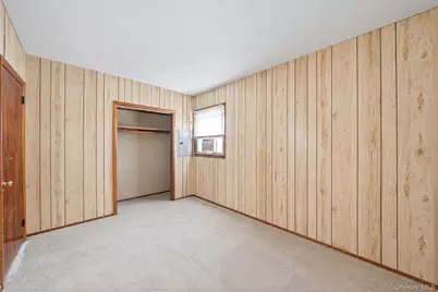 11 E Hollywood Avenue, Lindenhurst, NY 11757 - Photo 15