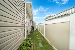 11 E Hollywood Ave, Lindenhurst, NY 11757 - Photo 9