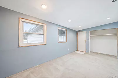 11 E Hollywood Avenue, Lindenhurst, NY 11757 - Photo 11
