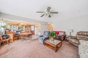 11 E Hollywood Ave, Lindenhurst, NY 11757 - Photo 27