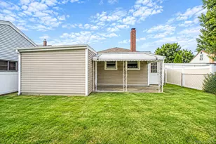 11 E Hollywood Ave, Lindenhurst, NY 11757 - Photo 7
