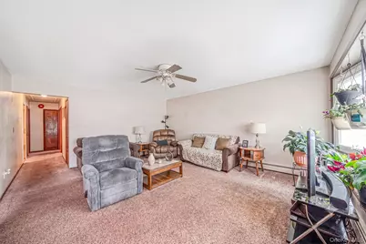 11 E Hollywood Avenue, Lindenhurst, NY 11757 - Photo 25