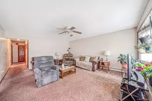 11 E Hollywood Ave, Lindenhurst, NY 11757 - Photo 25