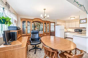 11 E Hollywood Ave, Lindenhurst, NY 11757 - Photo 23
