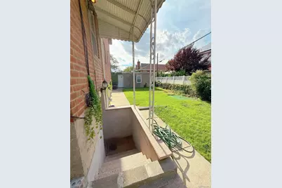 200-21 39 Ave, Bayside, NY 11361 - Photo 29
