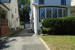 27 Starks Pl, Lynbrook, NY 11563 - Photo 3