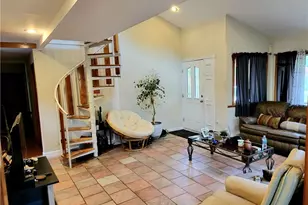 3255 Chelsey St, Mohegan Lake, NY 10547 - Photo 5