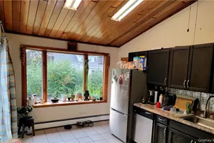3255 Chelsey St, Mohegan Lake, NY 10547 - Photo 7