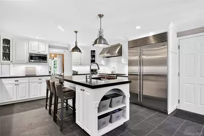 602 Park Avenue, Manhasset, NY 11030 - Photo 9