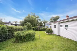 206 Alkier St, Brentwood, NY 11717 - Photo 37