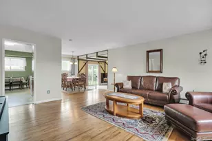 206 Alkier St, Brentwood, NY 11717 - Photo 7