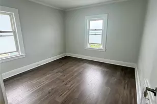95-04 108th Ave, Ozone Park, NY 11417 - Photo 11