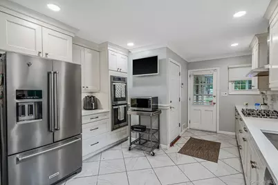 15 Cliff Road, Port Jefferson, NY 11777 - Photo 11