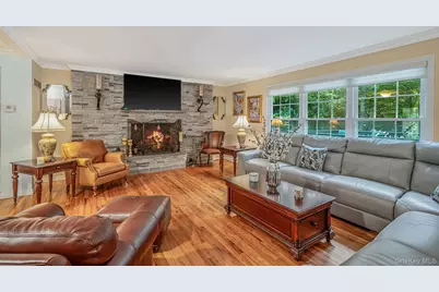 15 Cliff Road, Port Jefferson, NY 11777 - Photo 5