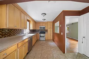 48 Theresa Blvd, Wappingers Falls, NY 12590 - Photo 7