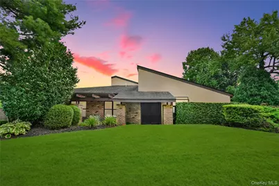 19 Woodcrest Drive, Roslyn, NY 11576 - Photo 3