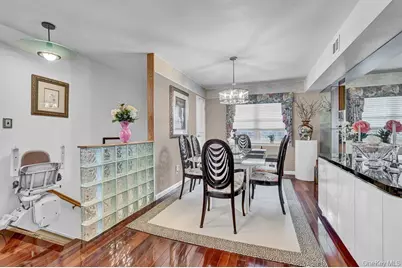 309 Mariners Way, Copiague, NY 11726 - Photo 9