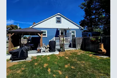 96 Trafalgar Drive, Shirley, NY 11967 - Photo 11
