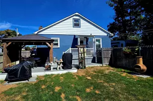 96 Trafalgar Dr, Shirley, NY 11967 - Photo 11
