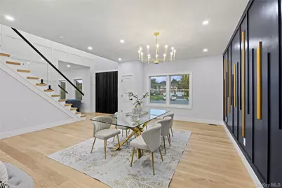 712 Bach Court, Westbury, NY 11590 - Photo 9