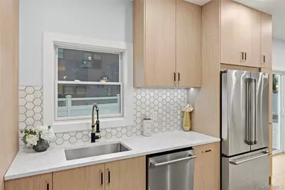 712 Bach Court, Westbury, NY 11590 - Photo 21