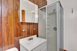 30 Brentwood Pkwy, Brentwood, NY 11717 - Photo 27