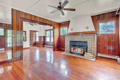 30 Brentwood Parkway, Brentwood, NY 11717 - Photo 5