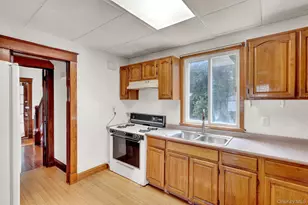 30 Brentwood Pkwy, Brentwood, NY 11717 - Photo 11