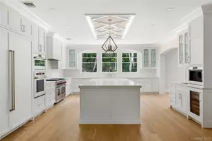 541 Split Rock Rd, Syosset, NY 11791 - Photo 9