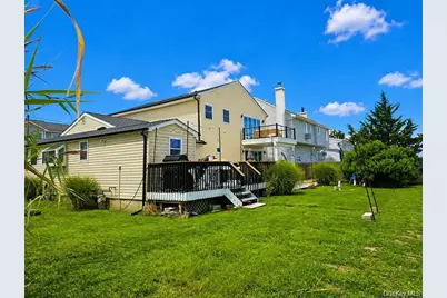 2706 Peconic, Seaford, NY 11783 - Photo 5