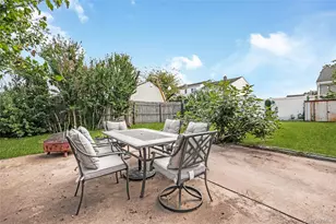 19 Rainbow Ln, Lindenhurst, NY 11757 - Photo 5