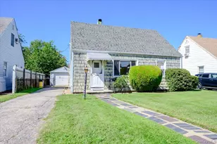 1258 Waverly St, Hewlett, NY 11557 - Photo 1