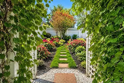 4 Smull Lane, Port Washington, NY 11050 - Photo 3