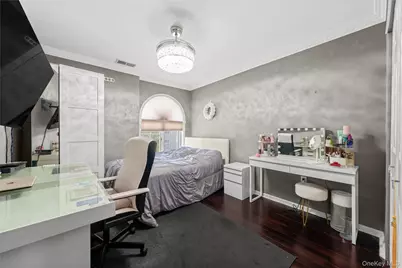 240-02 Oak Park Drive #18C, Douglaston, NY 11362 - Photo 21