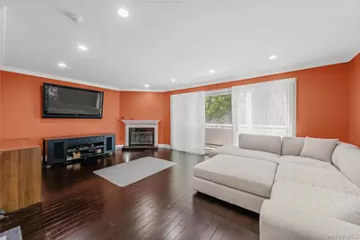 240-02 Oak Park Drive #18C, Douglaston, NY 11362 - Photo 5