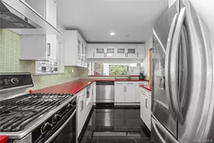 24002 Oak Park Dr, Douglaston, NY 11362 - Photo 13