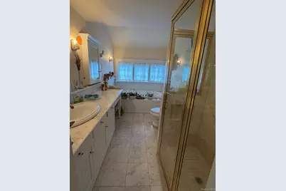 371 Grosvenor Street, Douglaston, NY 11363 - Photo 11